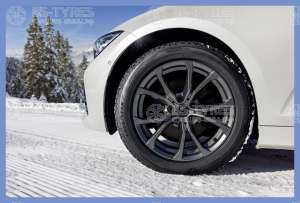 Goodyear Ultra Grip Performance 3 215/55 R17 98V